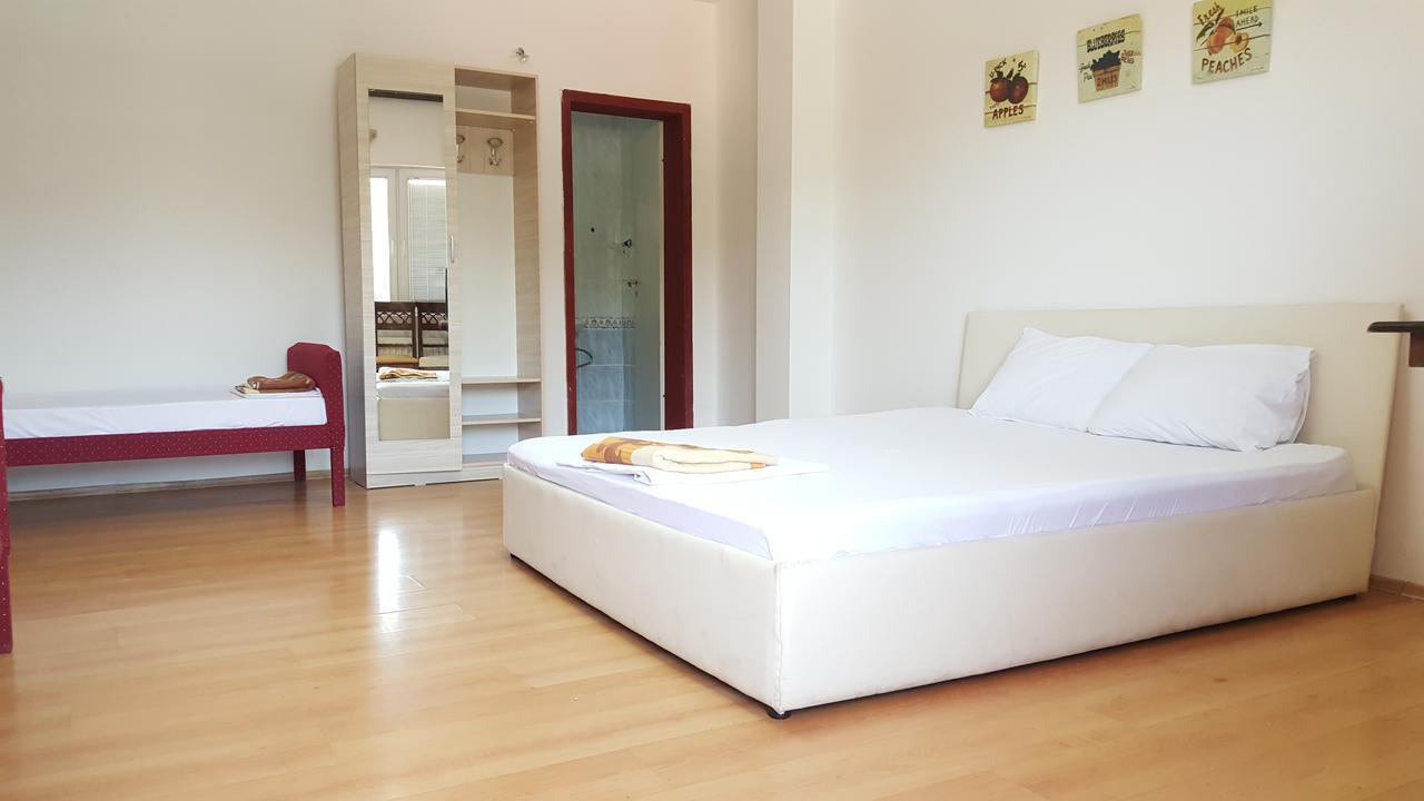 Art Theatre Caffe Hotel Struga Bagian luar foto