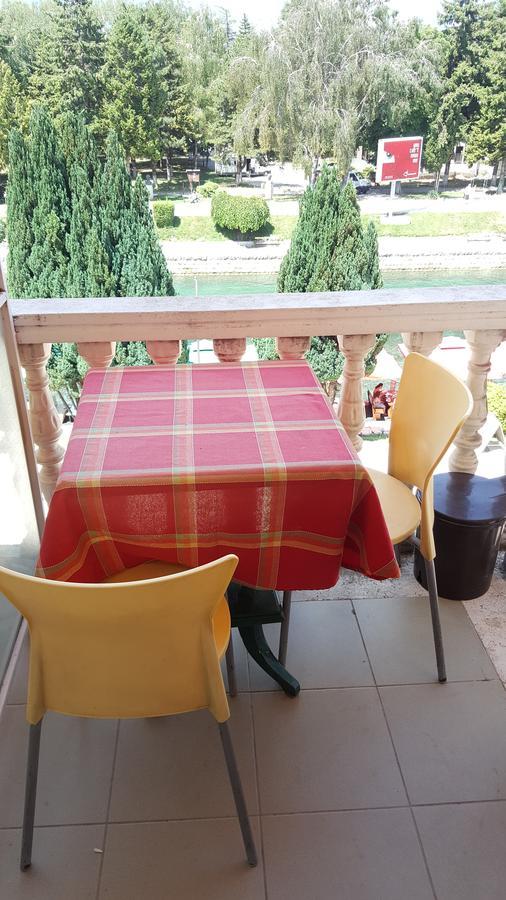 Art Theatre Caffe Hotel Struga Bagian luar foto